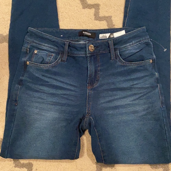 Kenzie Jean - Picture 3 of 5